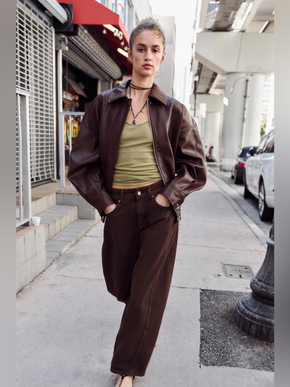 Zara Mid Rise Barrel Ankle Jeans in Wine